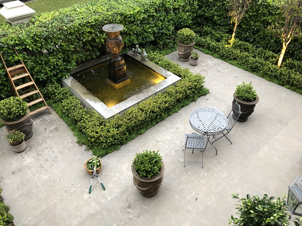 courtyard garden lighting